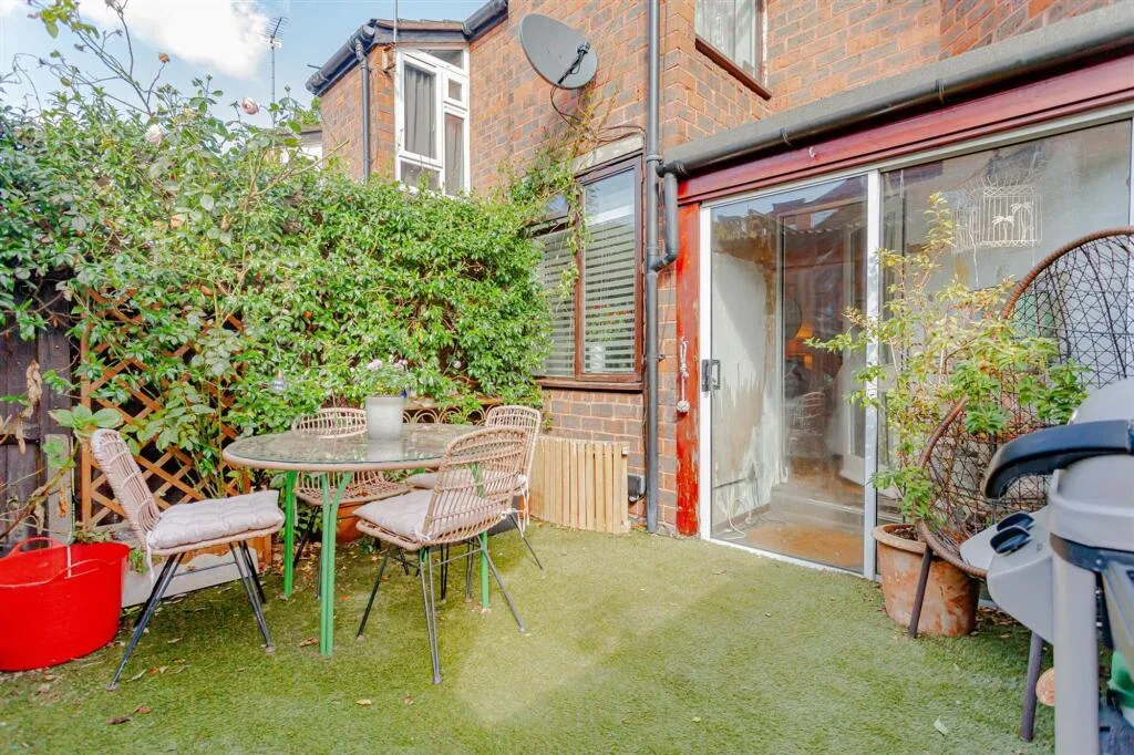 2 bedroom terraced house for rent