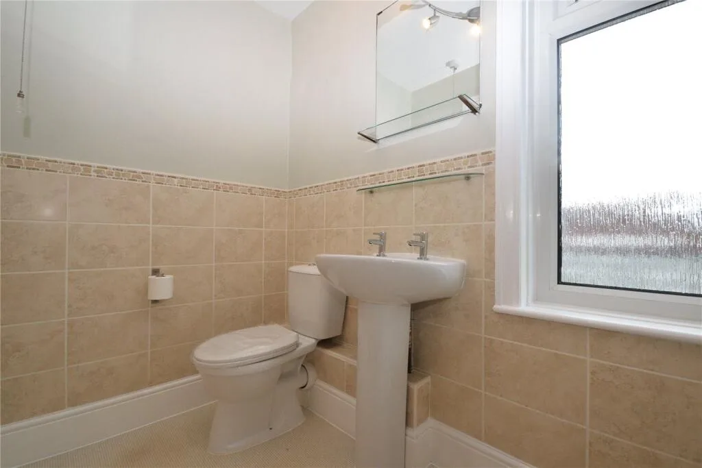 3 bedroom semi-detached house for rent