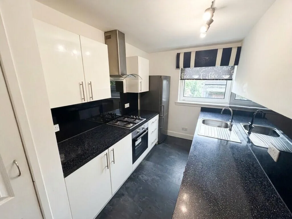 2 bedroom ground floor flat for rent