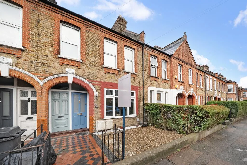 2 bedroom ground floor flat for rent