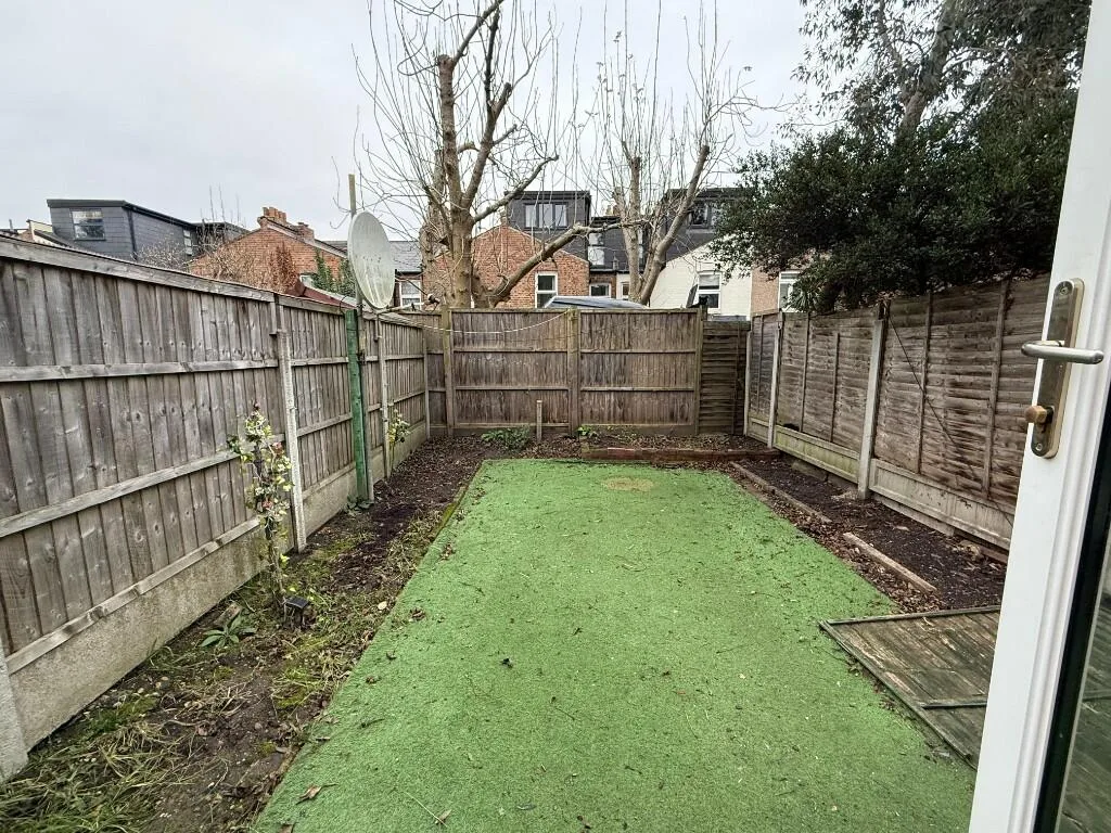 4 bedroom terraced house for rent
