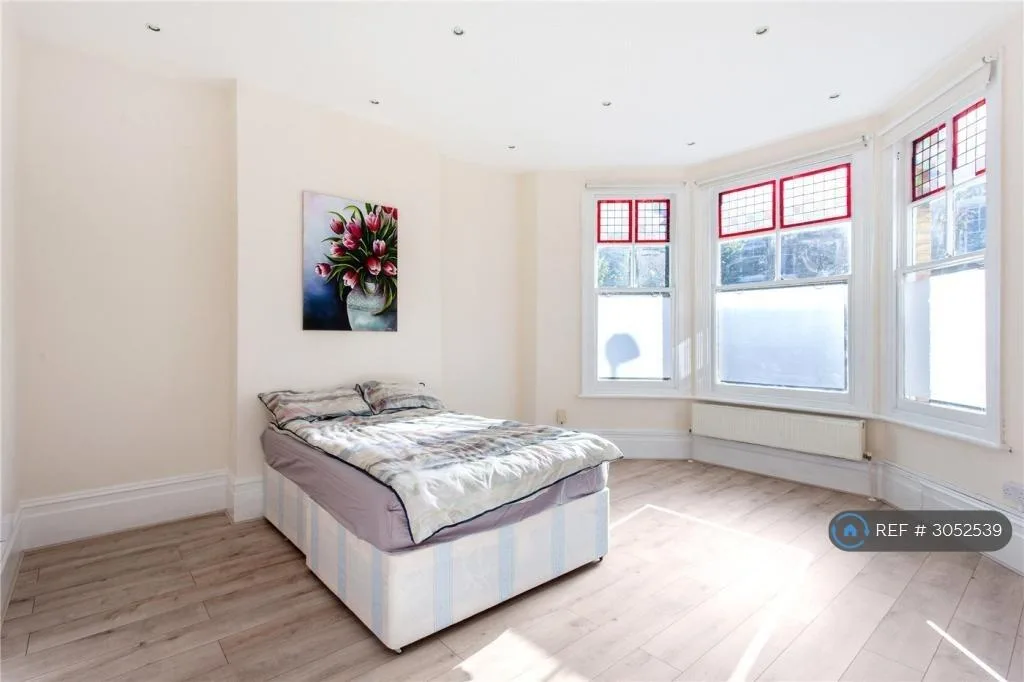 4 bedroom maisonette for rent