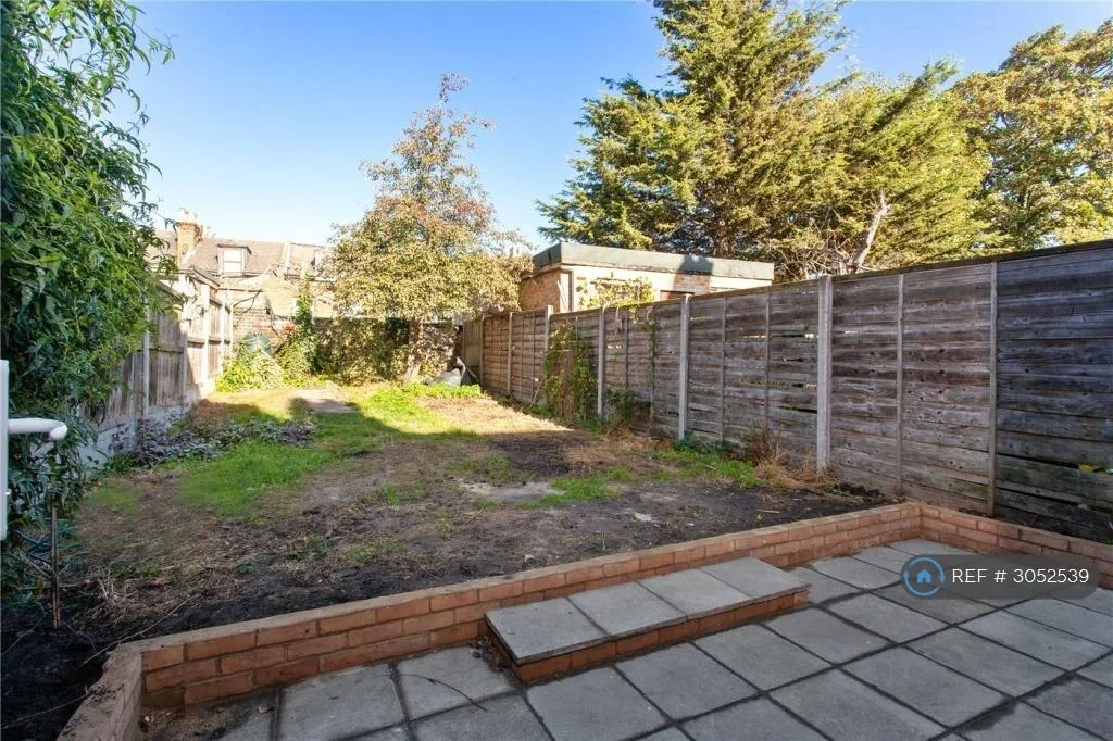 4 bedroom maisonette for rent