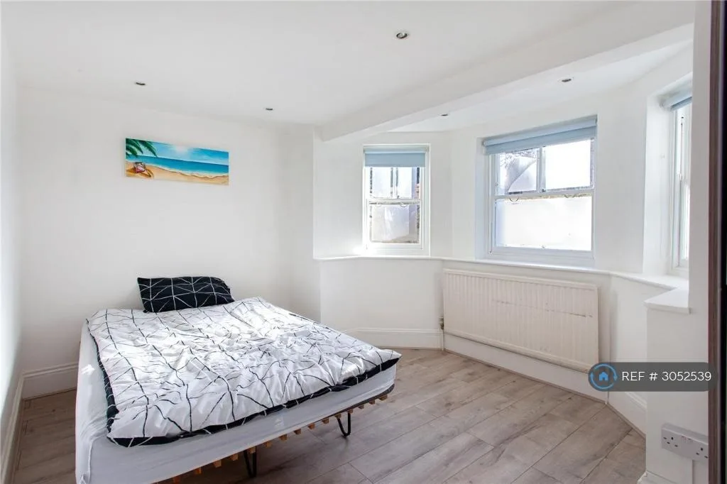 4 bedroom maisonette for rent
