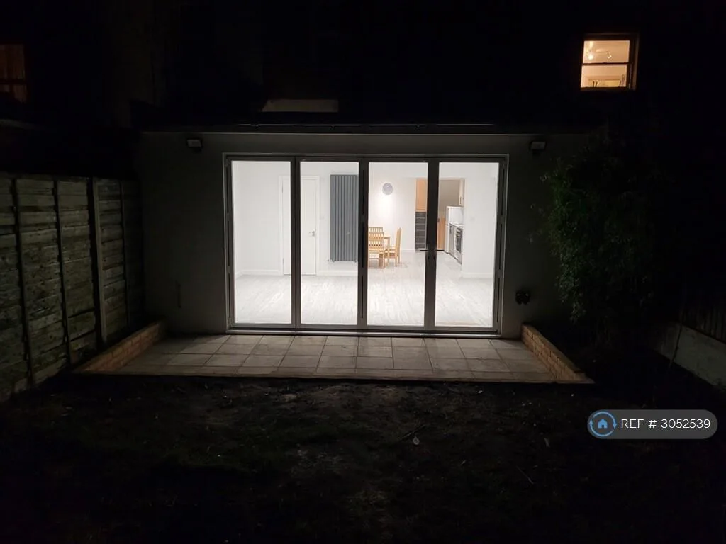 4 bedroom maisonette for rent