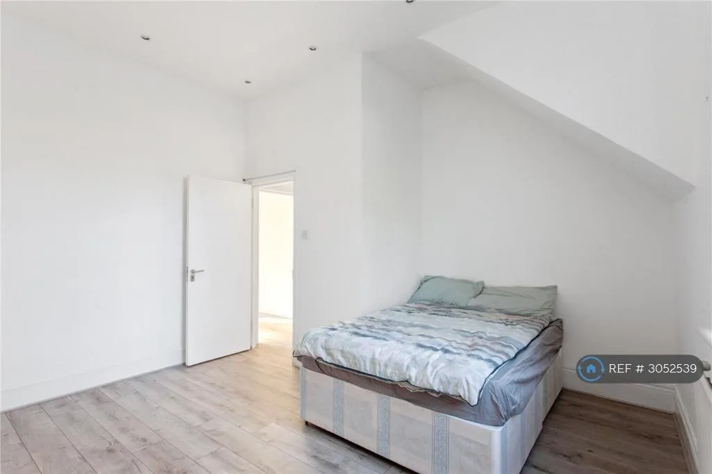 4 bedroom maisonette for rent