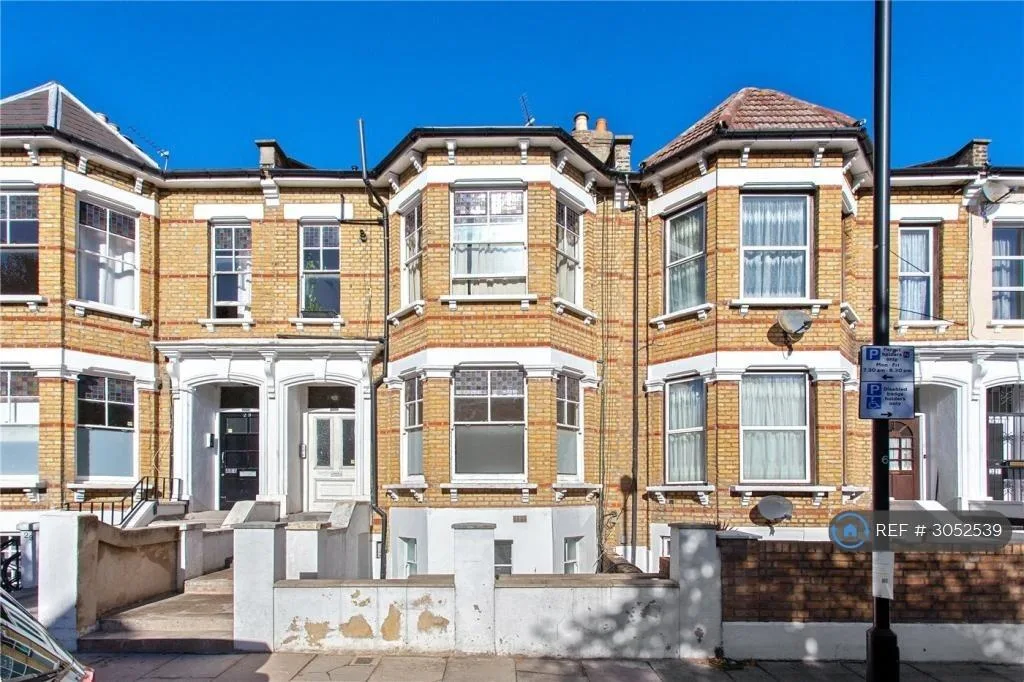 4 bedroom maisonette for rent