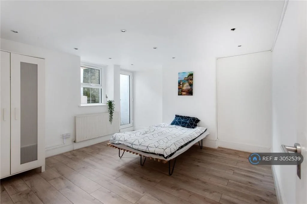 4 bedroom maisonette for rent