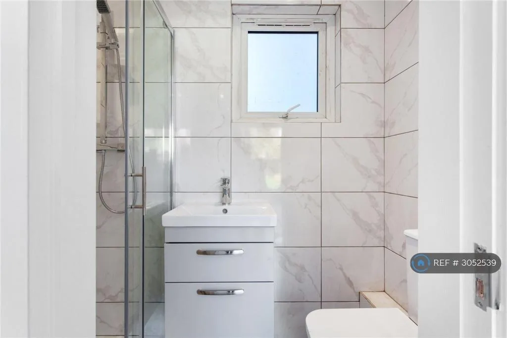 4 bedroom maisonette for rent