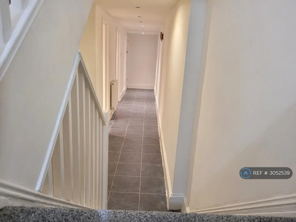 4 bedroom maisonette for rent