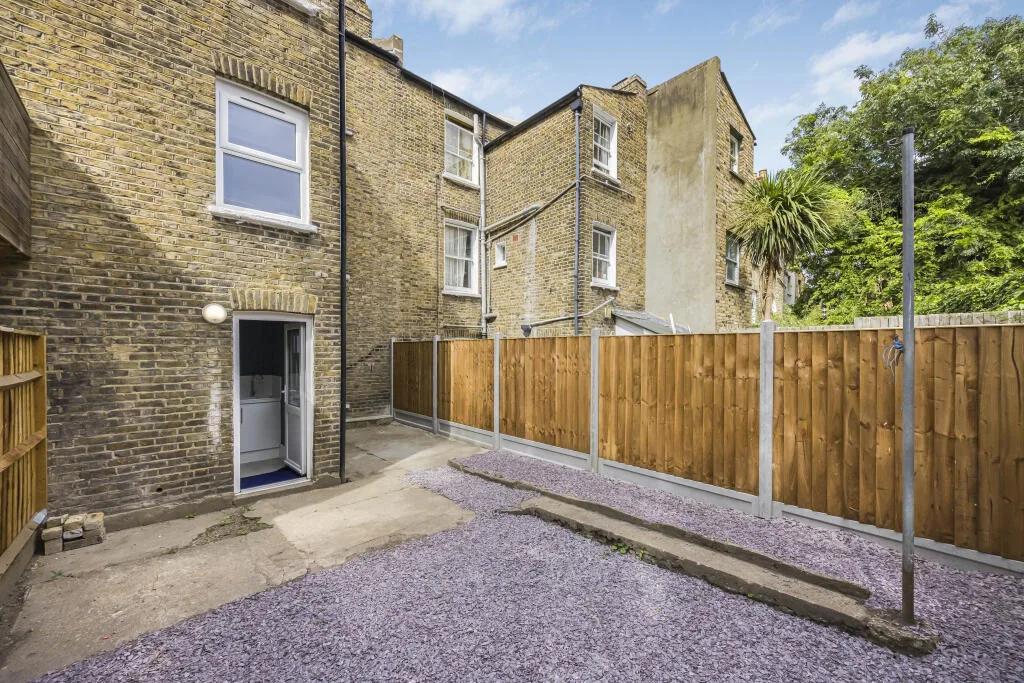 4 bedroom terraced house for rent