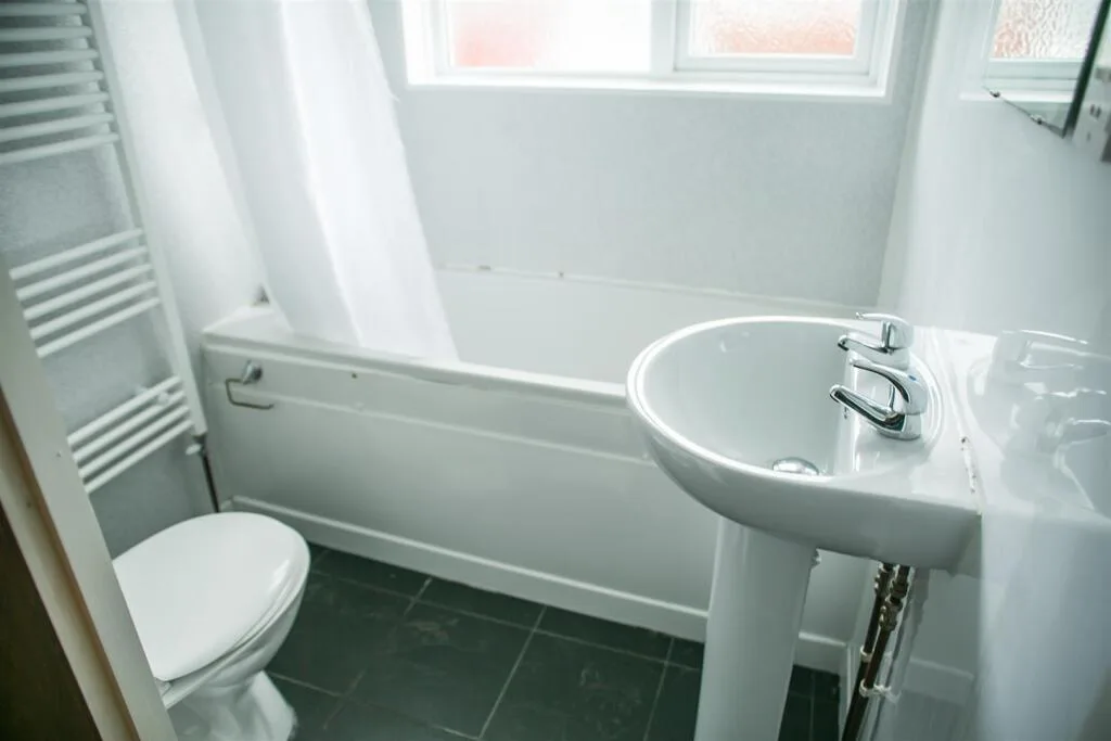 5 bedroom terraced house for rent