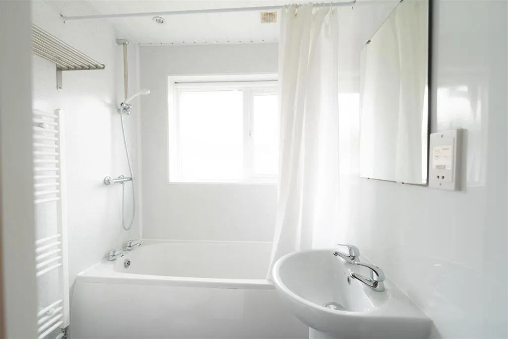 5 bedroom terraced house for rent