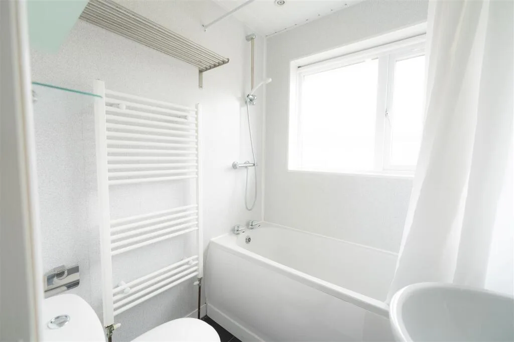 5 bedroom terraced house for rent