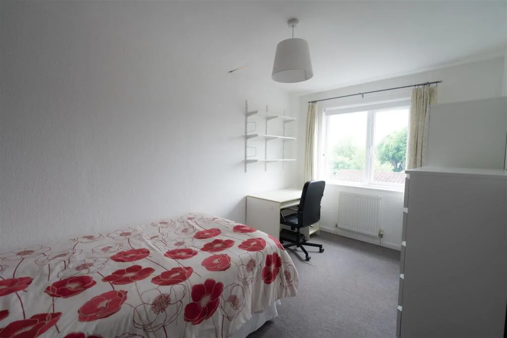 5 bedroom terraced house for rent