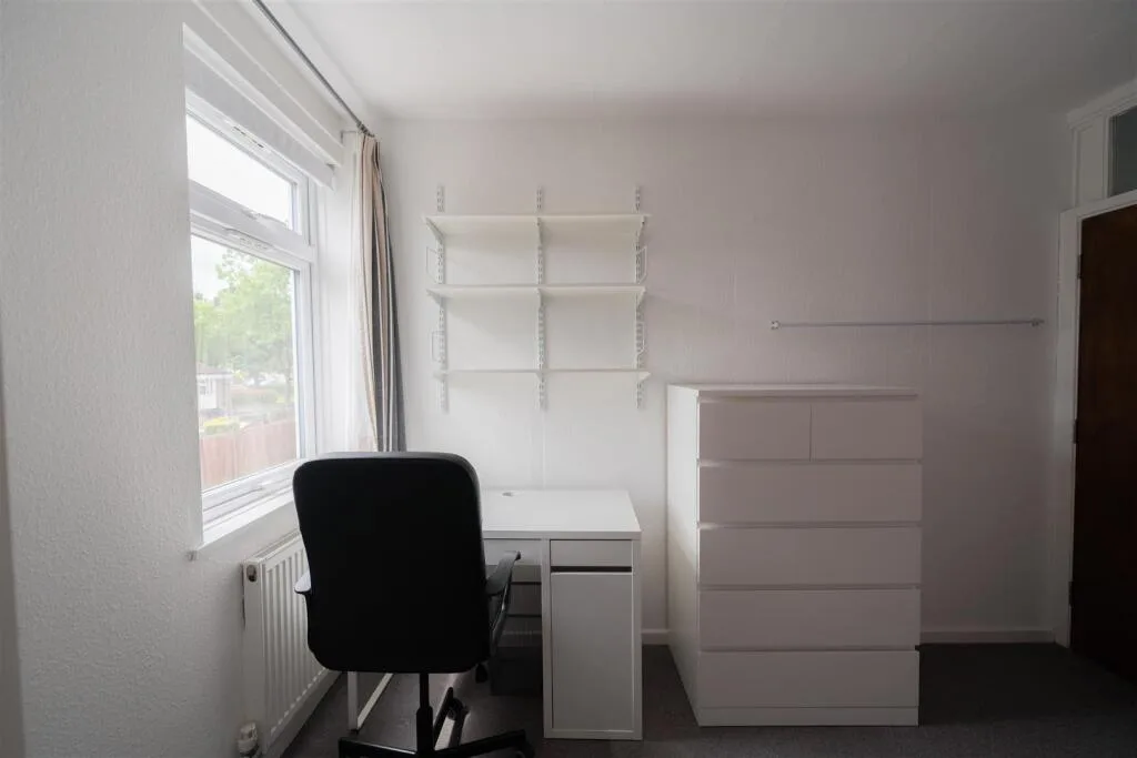 5 bedroom terraced house for rent