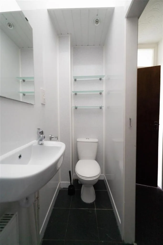 5 bedroom terraced house for rent