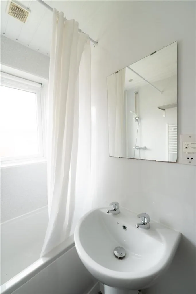 5 bedroom terraced house for rent