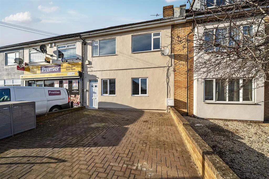 3 bedroom maisonette for rent
