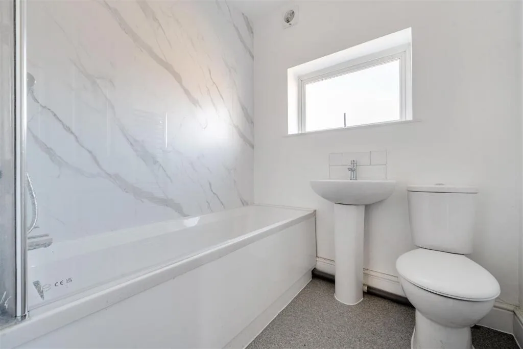 3 bedroom maisonette for rent
