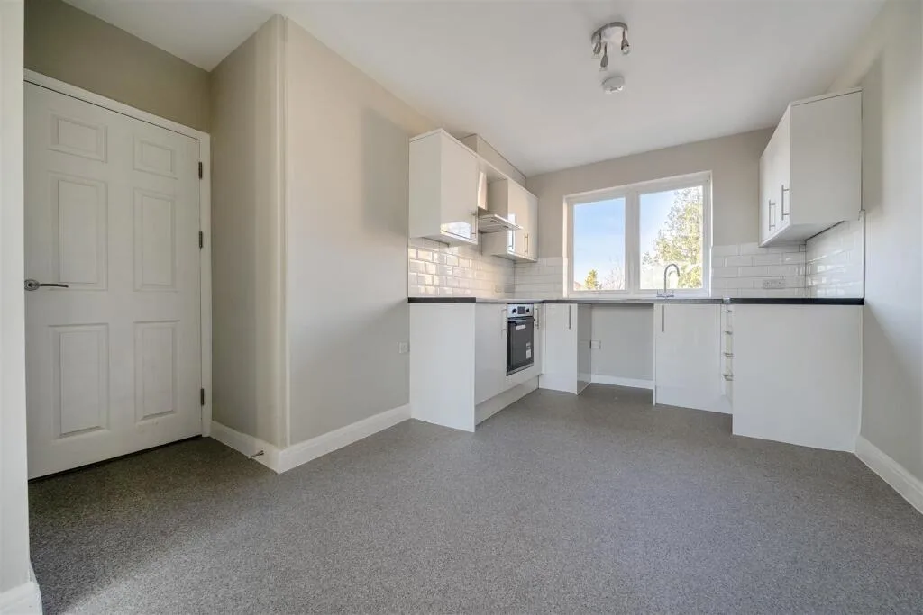 3 bedroom maisonette for rent