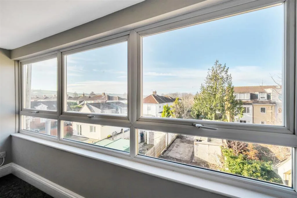 3 bedroom maisonette for rent