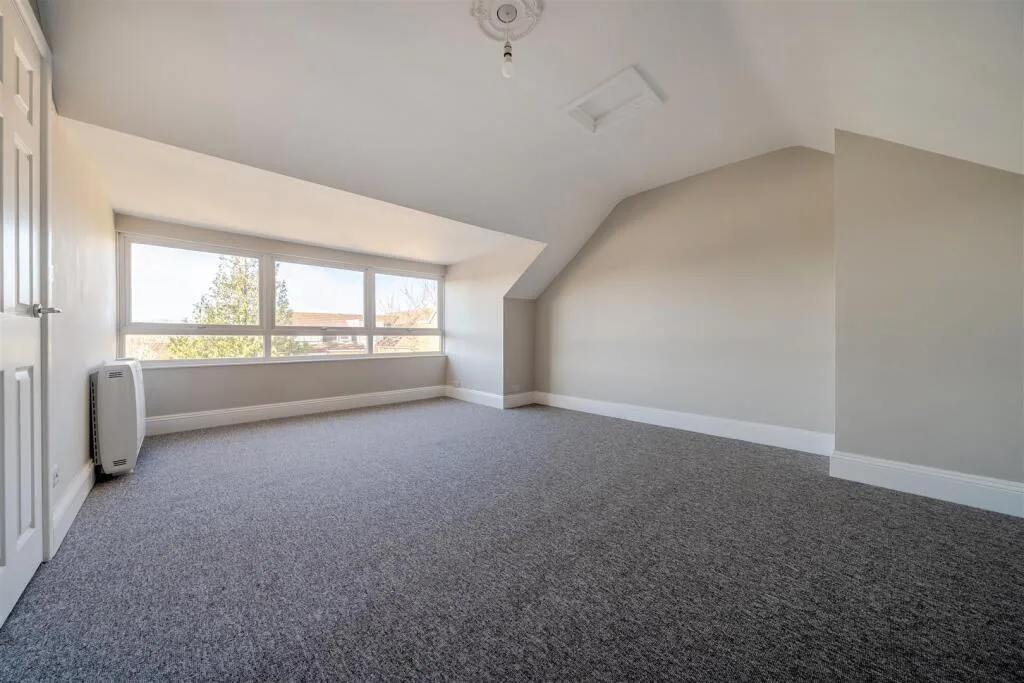 3 bedroom maisonette for rent