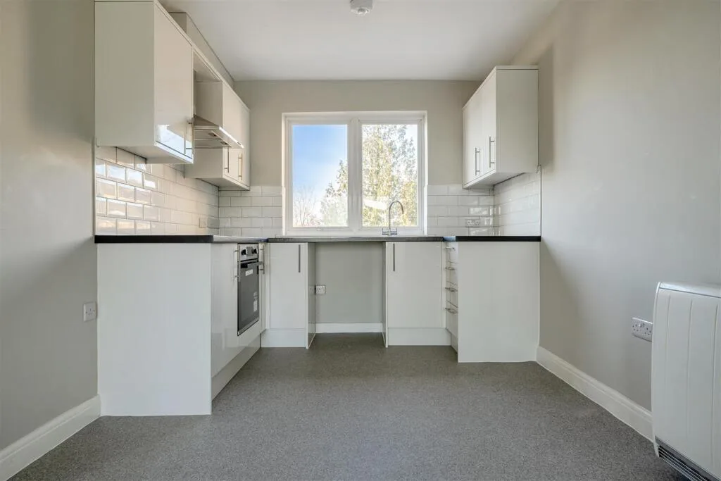 3 bedroom maisonette for rent