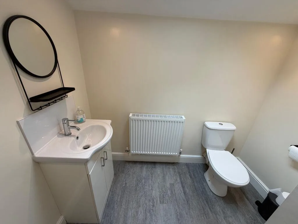 4 bedroom end of terrace house for rent