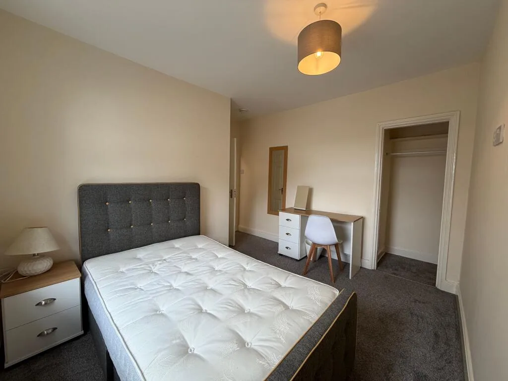 4 bedroom end of terrace house for rent