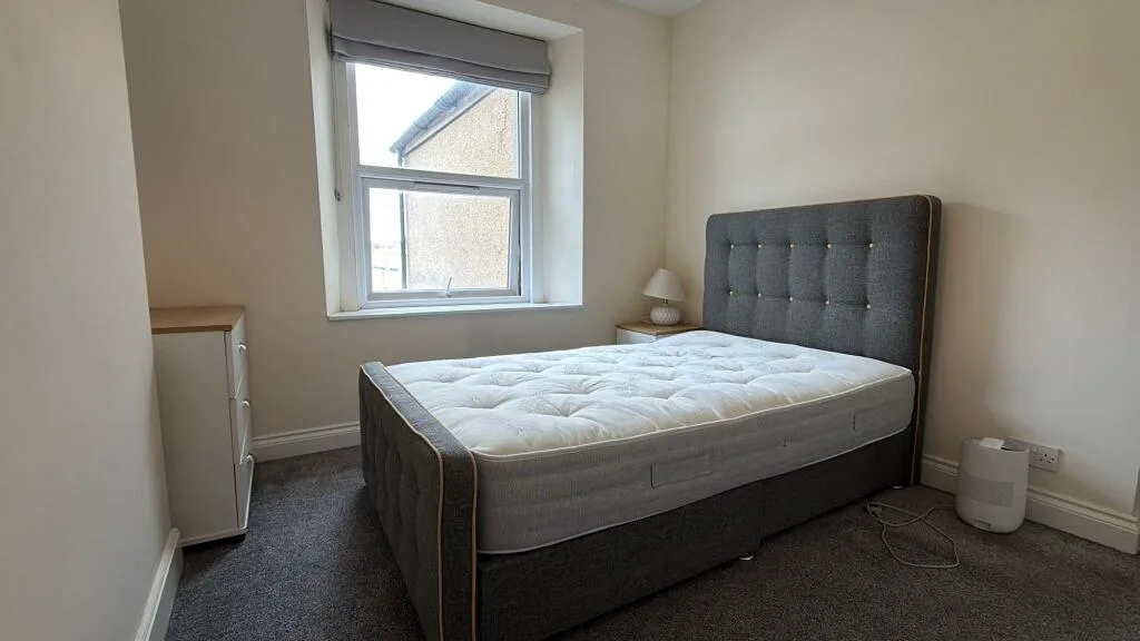 4 bedroom end of terrace house for rent