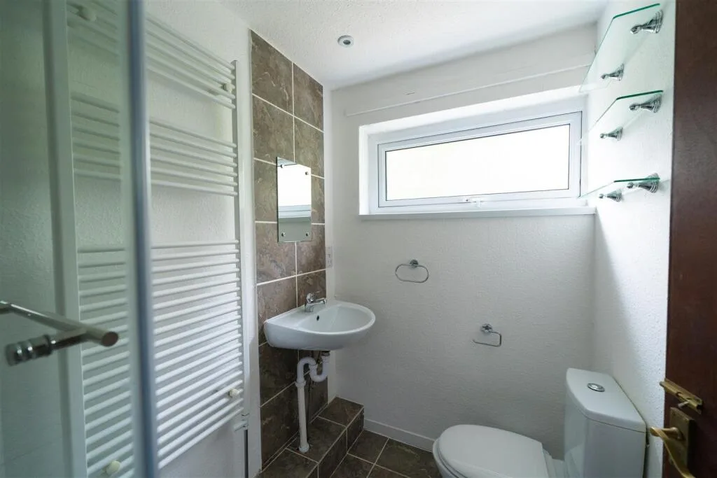 5 bedroom terraced house for rent