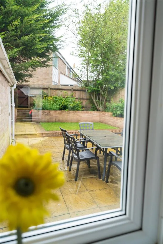 5 bedroom terraced house for rent