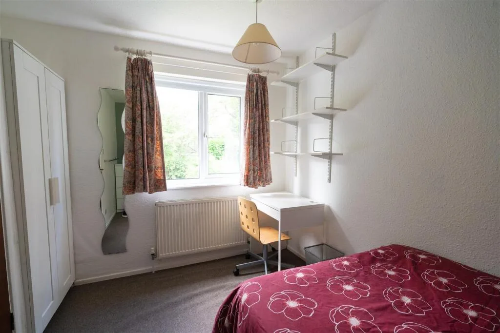 5 bedroom terraced house for rent