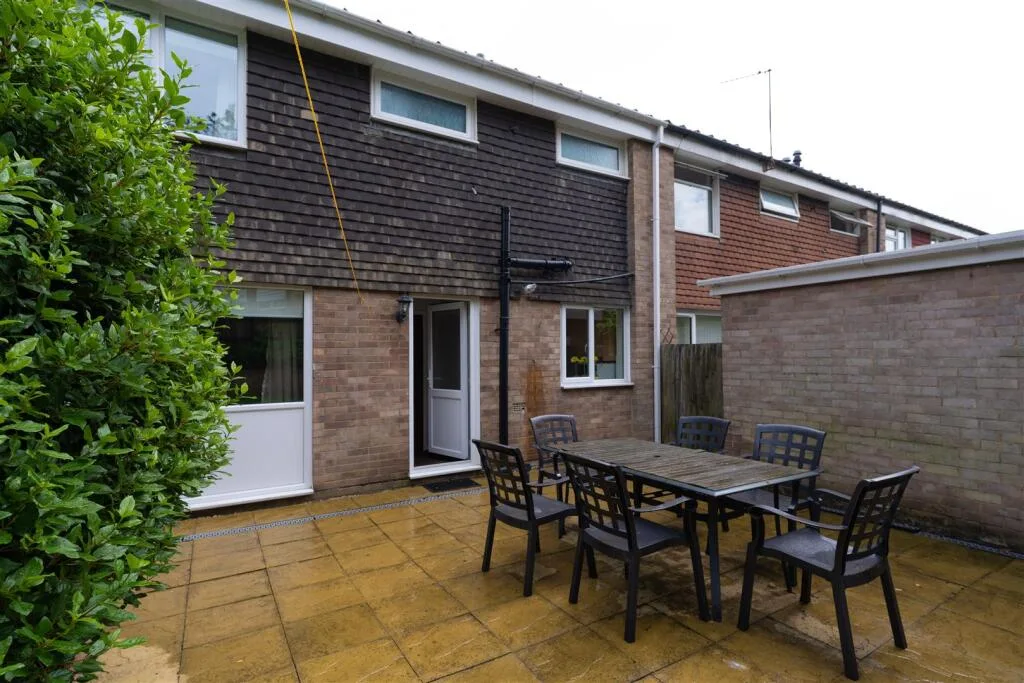 5 bedroom terraced house for rent