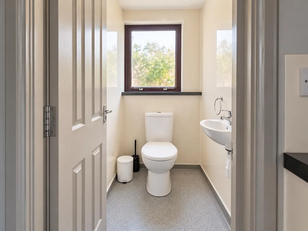 5 bedroom terraced house for rent