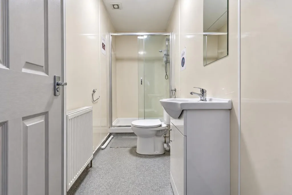 5 bedroom terraced house for rent