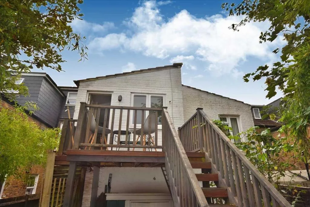 3 bedroom flat for rent