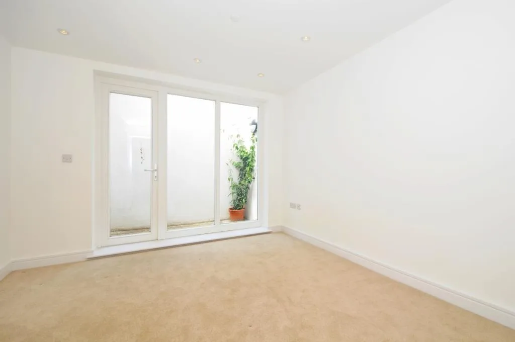 2 bedroom house for rent