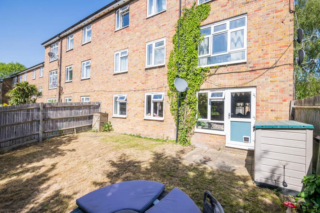 2 bedroom ground floor flat for rent