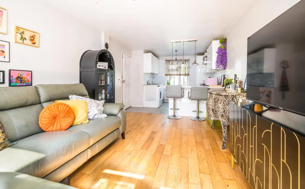2 bedroom ground floor flat for rent