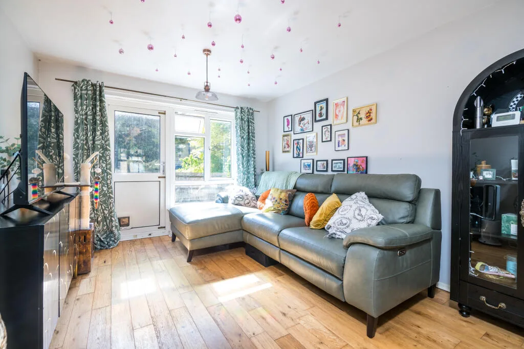 2 bedroom ground floor flat for rent