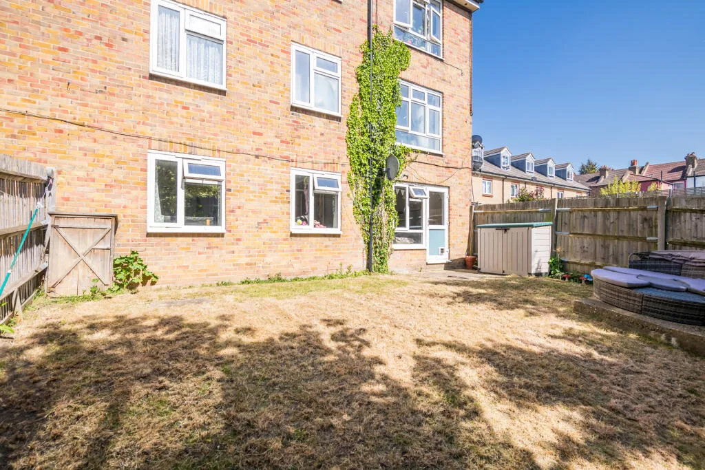 2 bedroom ground floor flat for rent