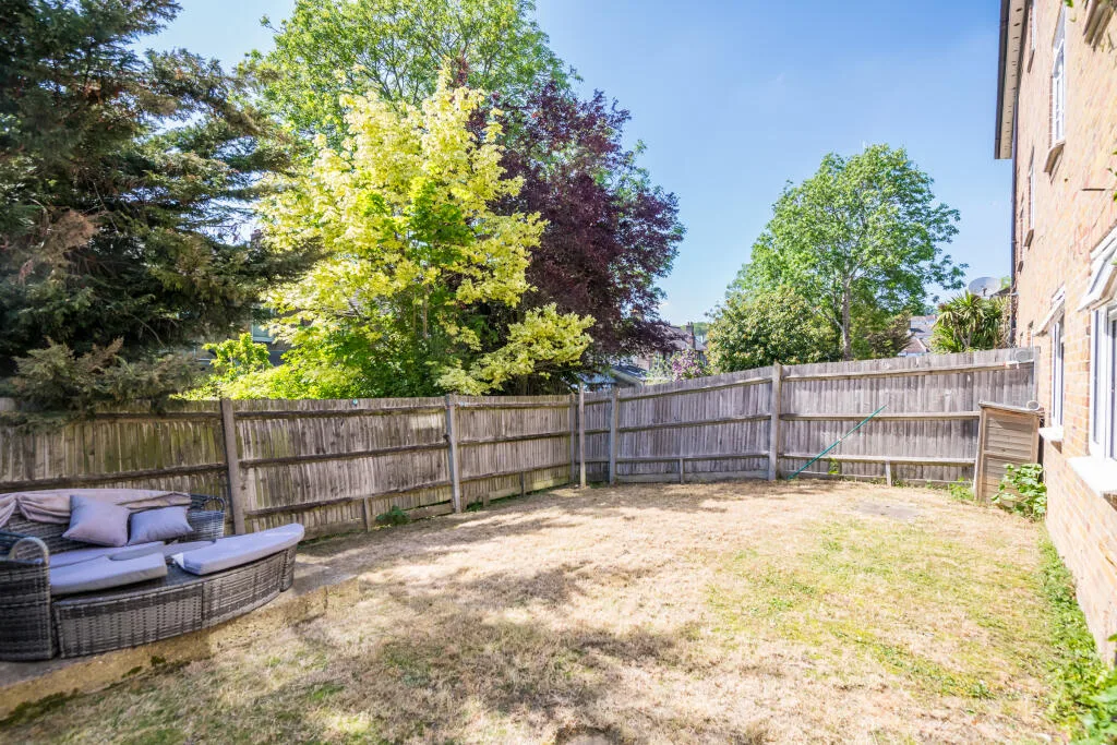 2 bedroom ground floor flat for rent