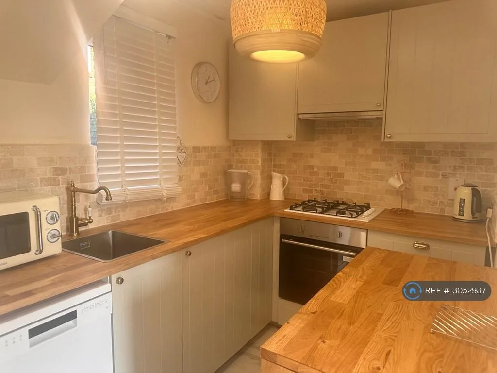 1 bedroom end of terrace house for rent