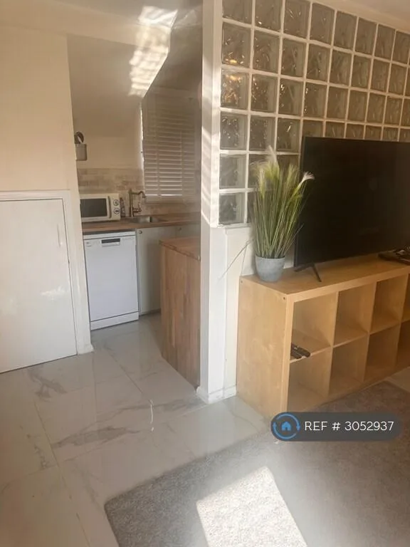 1 bedroom end of terrace house for rent