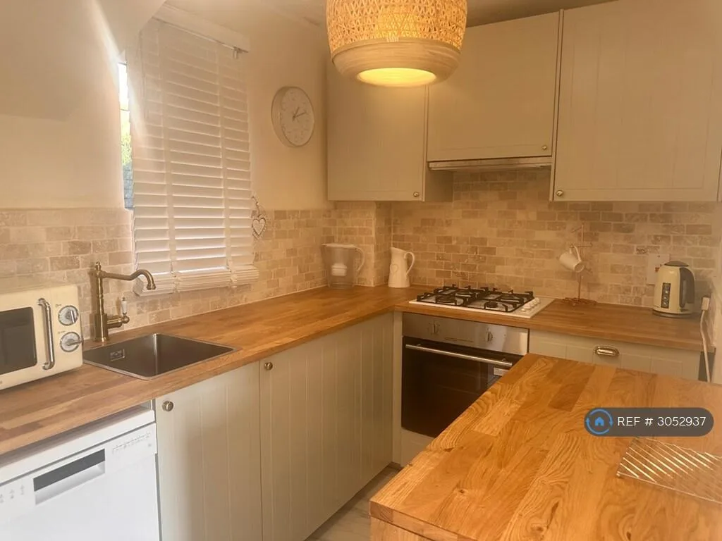 1 bedroom end of terrace house for rent
