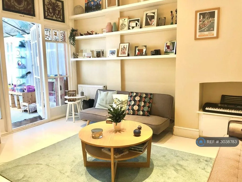 3 bedroom flat for rent