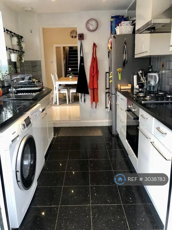 3 bedroom flat for rent