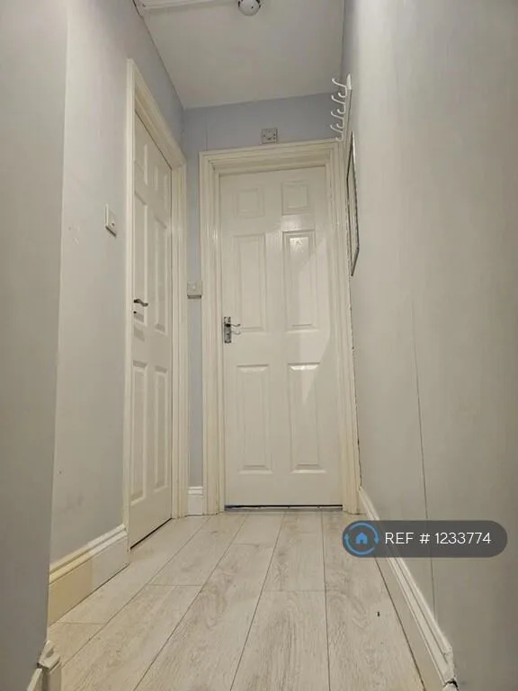 2 bedroom semi-detached house for rent